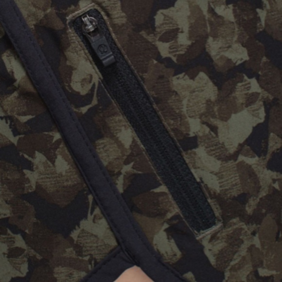 🔥$SALE$🔥 Lululemon Tracker Short Mystic Jungle - Picture 2 of 9